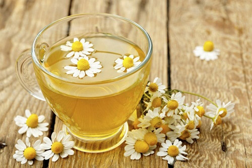 Khỏe người, đẹp da nhờ dưỡng sinh trong tiết Hàn Lộ bằng rượu hoa cúc