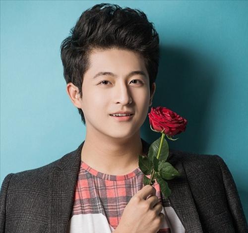 Giải mã sức hút của chàng trai Bạch Dương - Harry Lu