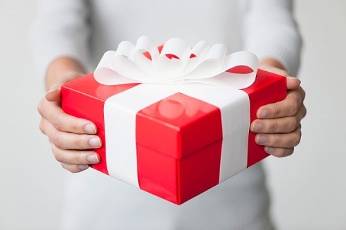 Tặng quà không hiểu phong thủy dễ rước họa như chơi