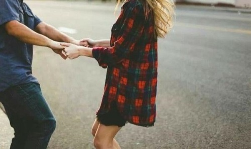 3 chòm sao không bao giờ công khai tình cảm trên mạng xã hội