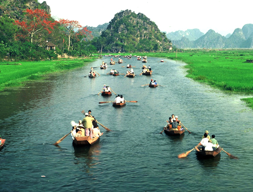 Ghé thăm chùa Hương linh thiêng say đắm lòng người