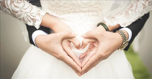 Yêu nhau tha thiết, gặp tuổi xung thì làm thế nào?