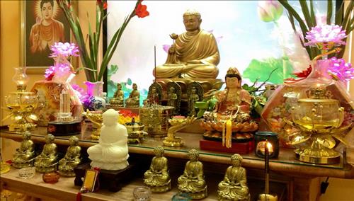 Xem hướng bàn thờ cho người tuổi Dậu phúc lộc như ý