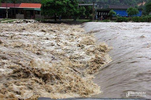 Dự báo thời tiết ngày mai 25/7: mưa lớn mở rộng toàn bộ khu vực miền núi và trung du Bắc Bộ