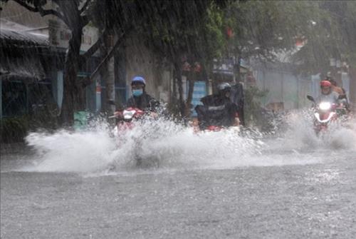 Dự báo thời tiết ngày mai 18/9: Bão Mangkhut suy yếu, mưa to khắp miền Bắc