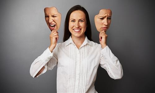 Nếu cuộc đời vốn không hoàn hảo, tại sao bạn không SỐNG THẬT với chính mình ngay hôm nay?