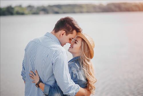 Tình yêu nữ Sư Tử nam Cự Giải: Khi Mặt Trăng yêu Mặt trời, cái kết nào vẹn tròn cho cặp đôi?