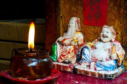 Sai lầm về vị trí đặt tượng Thần Tài trong nhà khiến tài lộc cứ thế “đội nón ra đi”