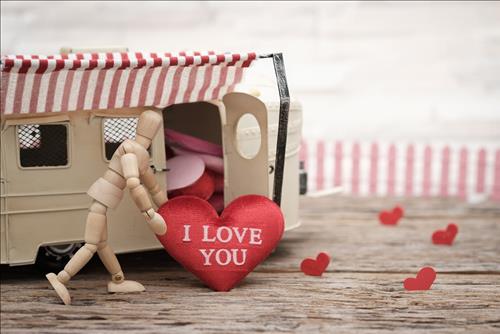 Tình yêu nữ Ma Kết nam Bảo Bình: Cho nhau tự do mới mong có tình yêu màu nắng