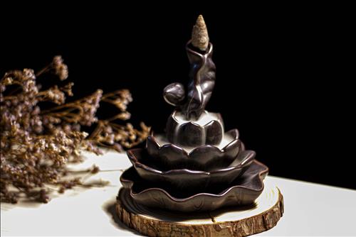 Cách chọn trầm hương phong thủy theo ngũ hành như thế nào để luôn may mắn khỏe mạnh, tài lộc dôi dư?