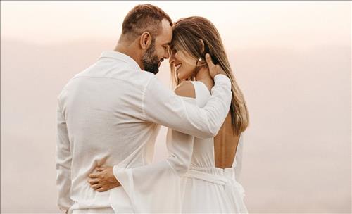 Vị trí treo ảnh cưới hợp phong thủy cặp đôi nào cũng phải biết