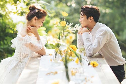 Tử vi hôm nay 15/3/2020: Chòm sao nào được thần May Mắn ưu ái, đào hoa ngập lối?