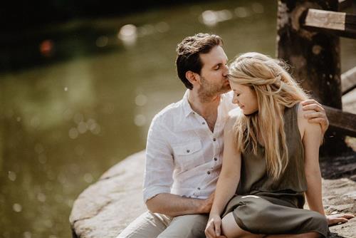 Cảm xúc khi yêu người cùng cung hoàng đạo, liệu cùng dấu có hút nhau?