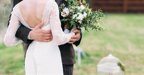 Bất ngờ với cú lột xác đầy vỡ mộng của 12 chòm sao nam sau khi kết hôn