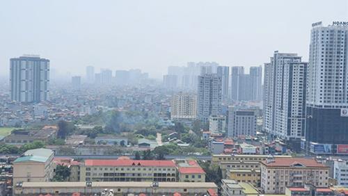 Chất lượng không khí Hà Nội từ sáng đến trưa nay tệ nhất thế giới