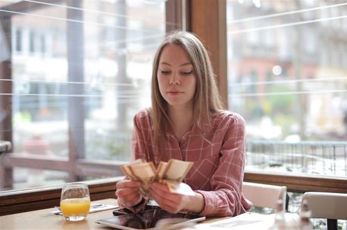 Chớ nên tính toán chi li và bạn tính cũng chẳng bằng trời tính