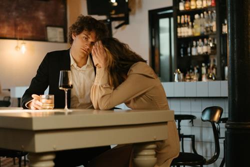 Mức độ kiên trì của 12 chòm sao nam khi theo đuổi một người: Ai dễ dàng bỏ cuộc nhất?