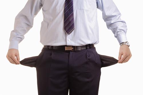 Dù tiền lương có cao đến đâu, những con giáp này vẫn "nợ như chúa Chổm"