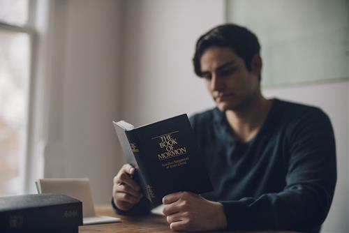 Danh vọng và tiền bạc đủ đầy vẫn không khiến các chòm sao khiêm tốn chất phác này thay đổi bản chất