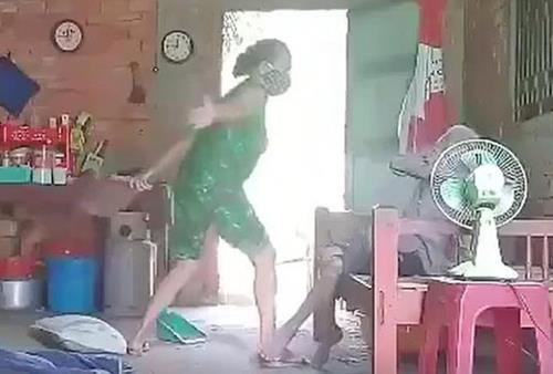 Cô hồn từ đâu ra mà đang ngập tràn mặt đất thế?