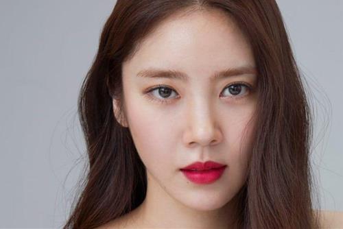 Xem nốt ruồi khắc phu trên mặt phụ nữ, cả một đời vất vả đường tình duyên