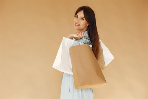 Tử vi hôm nay 7/3/2021 của 12 con giáp: Ai dễ mua sắm quá tay