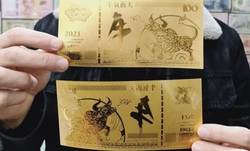 Rộn ràng thị trường tiền mừng tuổi độc lạ 2021 với những bộ tiền giá cả chục triệu đồng