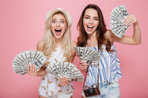 Cuối tuần (20-21/3) lộc lá đầy hai tay, con giáp này chuyển vận một bước thành đại gia