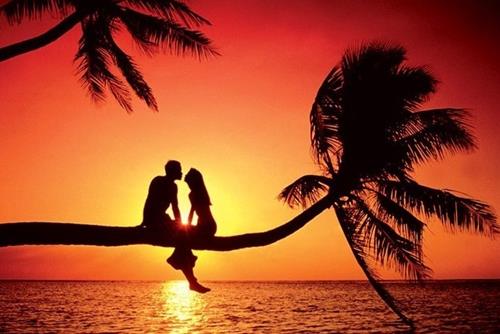 Tử vi hôm nay 20/4/2021 về tình yêu của 12 con giáp: Ai ngọt ngào như mới yêu