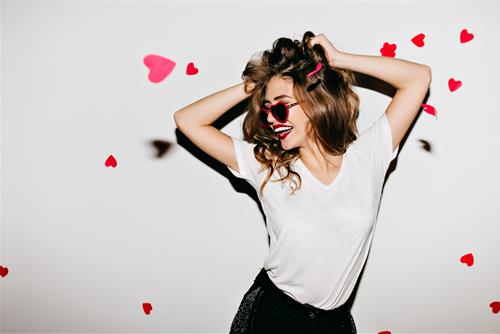 Khuyết điểm đầy mình nhưng điều gì khiến những nàng giáp này vẫn vượng duyên, nườm nượp kẻ đưa người đón?