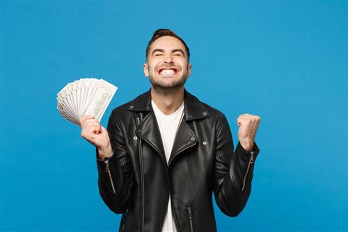 Cuối tuần này (19-20/6) có 4 con giáp mở mắt ra đã thấy tiền ngập két, của cải chất đầy nhà