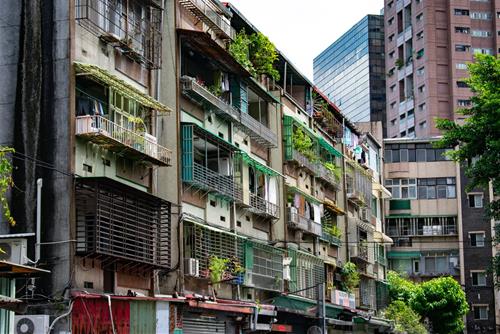 Tử vi thứ 5 ngày 10/6/2021 của 12 con giáp: Sửu cố chấp, Mùi áp lực