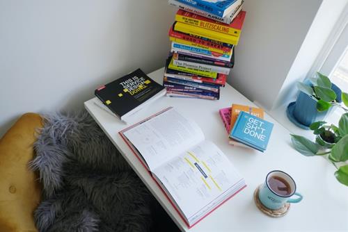 4 cung hoàng đạo sự nghiệp xuống dốc, khó khăn chất chồng trong tuần mới này (30/8-5/9)