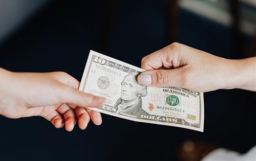 Tử vi hôm nay 12/9/2021 về tài lộc của 12 con giáp: Ai cho một đồng cũng thấy tiếc