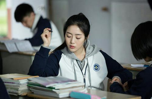 Tuần 5-11/12/2022, ghen tị với 4 chòm sao này vì được ban may mắn mặt công việc, học tập!
