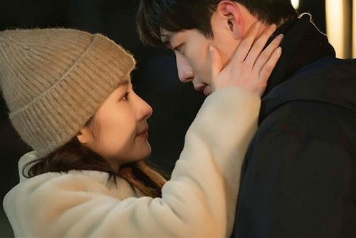 Vũ trụ ưu ái cho 4 cung hoàng đạo này may mắn đường tình tuần mới (21-27/2/2022)