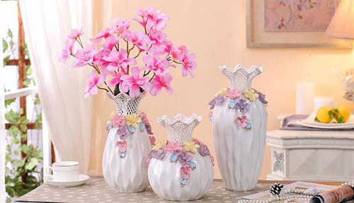 Bạn nên đặt bình hoa ở vị trí này trong nhà để tiền bạc đầy két!