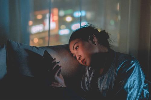 Hé lộ nguyên nhân vì sao 12 chòm sao không trả lời tin nhắn của bạn: Sự thật luôn đau lòng như thế!