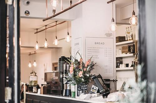 Tử vi thứ 2 ngày 15/8/2022 của 12 con giáp: Tý cứng đầu, Sửu cởi mở