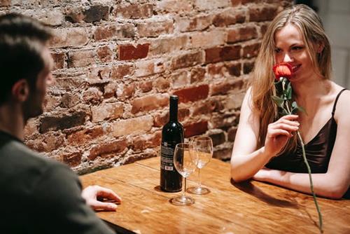 Thất tịch 2022 đào hoa nở rộ, 4 con giáp tận hưởng hạnh phúc khó ai sánh bằng