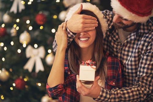 Mùa Noel 2023, chúc mừng 3 chòm sao ĐỎ tình, được thần Cupid để ý!