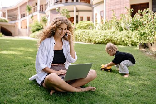 Xếp hạng niềm đam mê công nghệ của 12 chòm sao: Ai sẵn sàng cắm trại, xếp hàng để mua iPhone mới?