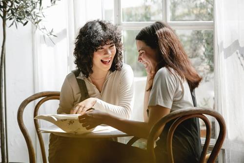 Tử vi hôm nay: Ngày Quốc tế lao động 1/5/2023, 3 con giáp sau may mắn đáng ngưỡng mộ