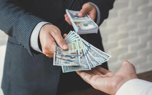 Top 3 chòm sao chăm chỉ làm lụng nhưng nửa đầu năm 2023 vẫn không xu dính túi