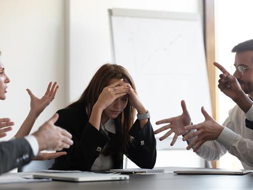 Tử vi hôm nay: Top 4 con giáp dễ đụng độ rắc rối ngày 7/8/2023, chớ nên hấp tấp