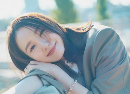 4 tuổi này rộng lượng số 1, trông có vẻ khó tính nhưng rất TỐT bụng, tính "phổi bò" chẳng biết thù dai!