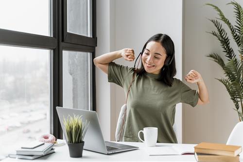 Tử vi hôm nay: 4 con giáp vượng công danh ngày 5/11/2024, tha hồ bộc lộ năng lực