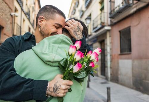 Nguyệt Lão se duyên hồng: 4 chòm sao đụng trúng tình yêu, tự dưng thoát Ế trong tháng 11/2024