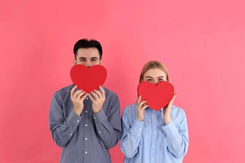 Đừng để cuối năm vẫn còn FA, xem ngay khả năng thoát Ế cực bất ngờ của 12 chòm sao