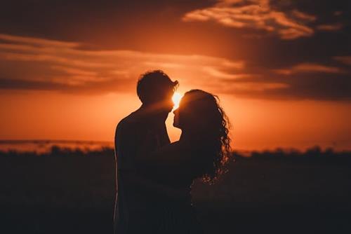 Xếp hạng độ YÊU vợ CUỒNG vợ của 12 con giáp nam - Ai chuẩn đàn ông "Đội vợ lên đầu"?